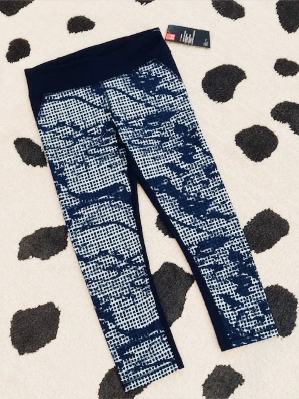 NWT $60 Under Armour Womens Small Blue Print Cropped Leggings Activewear Pants